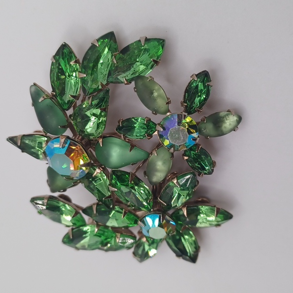 Green Navette Floral Brooch With Green AB Rhinestone Centers Vintage - Picture 3 of 5